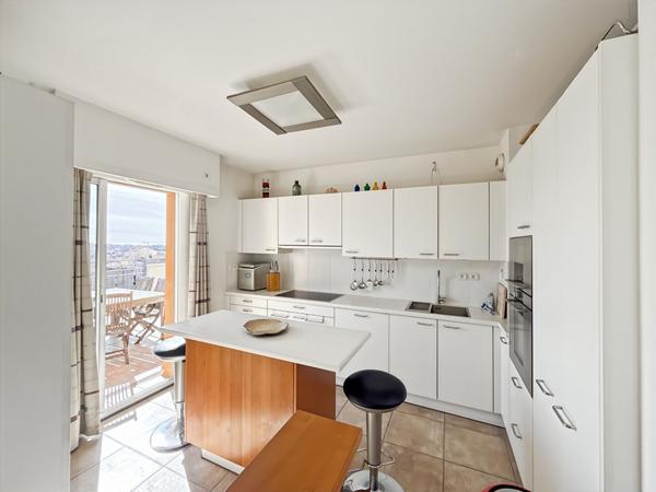 Appartement Cannes dernier étage 5 pièces 125.12 m2 150 m² terrasses