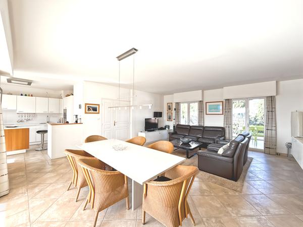 Appartement Cannes dernier étage 5 pièces 125.12 m2 150 m² terrasses