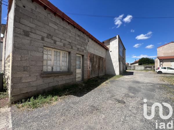 Immeuble à vendre 1 pièce 108 m² Saint-Beauzire