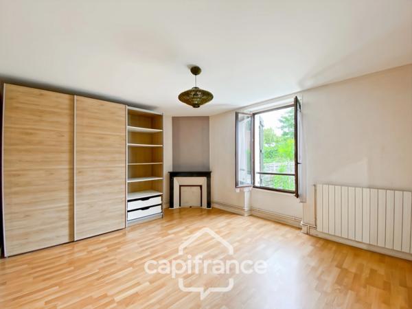 A GOUVERNES (77) - Maison à vendre 6 pièces 163 m² environ - jardin - cour - Véranda - Garage