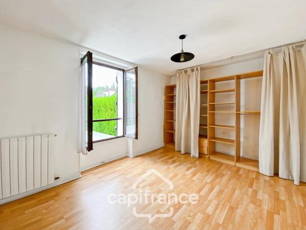 A GOUVERNES (77) - Maison à vendre 6 pièces 163 m² environ - jardin - cour - Véranda - Garage