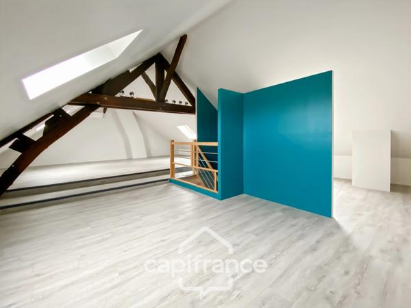 A GOUVERNES (77) - Maison à vendre 6 pièces 163 m² environ - jardin - cour - Véranda - Garage