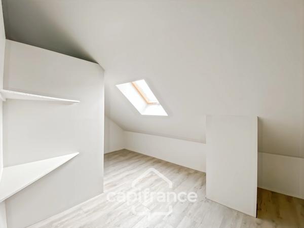 A GOUVERNES (77) - Maison à vendre 6 pièces 163 m² environ - jardin - cour - Véranda - Garage