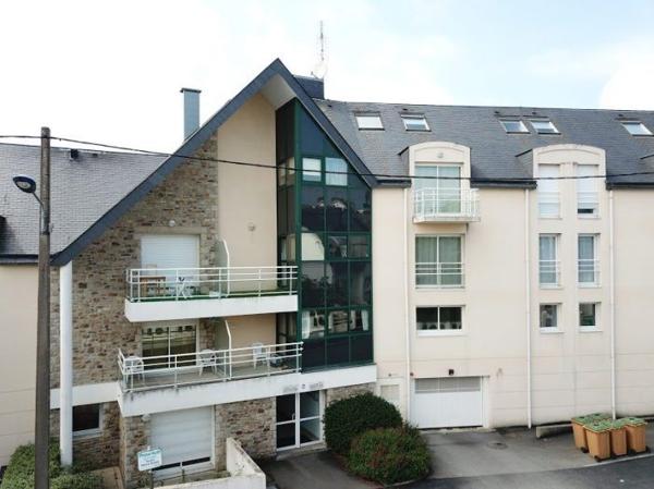 Studio très lumineux avec terrasse !