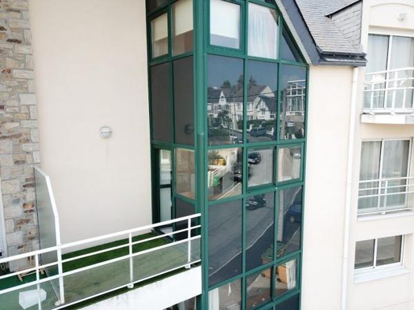 Studio très lumineux avec terrasse !