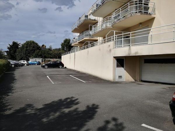 Studio très lumineux avec terrasse !