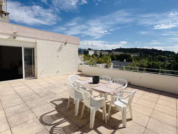 Appartement
         4 pièces
        - 102 m² Exclusivité 390 000 € *