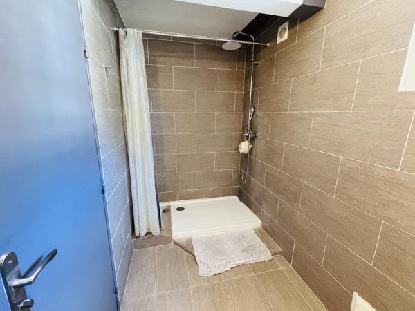 Appartement
         4 pièces
        - 102 m² Exclusivité 390 000 € *