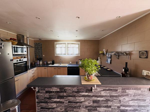 Appartement
         4 pièces
        - 102 m² Exclusivité 390 000 € *