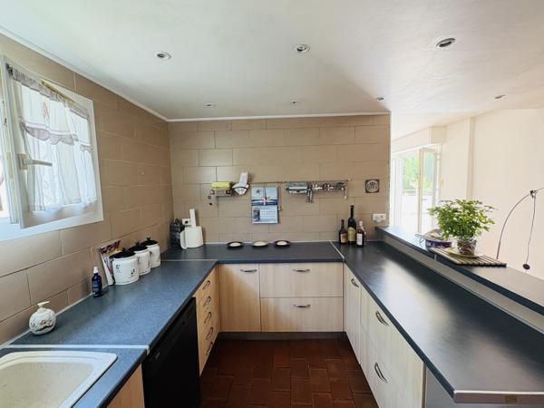 Appartement
         4 pièces
        - 102 m² Exclusivité 390 000 € *