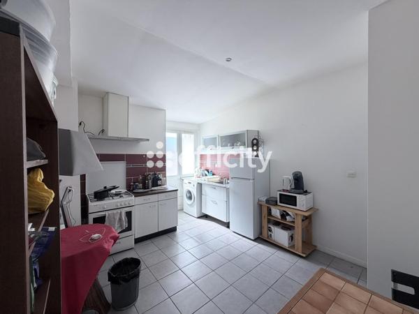 Maison
         6 pièces
        - 165 m² Exclusivité 259 000 € *