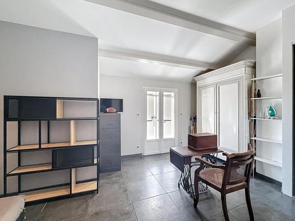 Maison de 170m² avec trois garages en pleine campagne