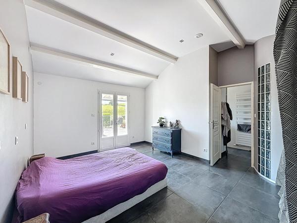 Maison de 170m² avec trois garages en pleine campagne