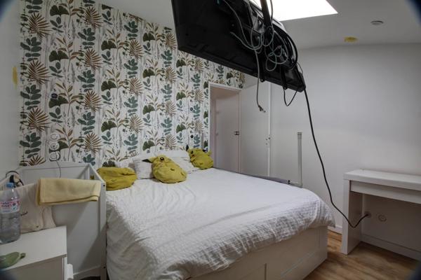 Location                                                      Appartement
                        
                     3 pièces                      73 m2                     à La Valla-en-Gier