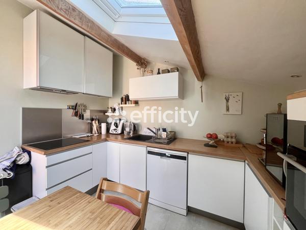 Appartement
         3 pièces
        - 63 m² 490 000 € *