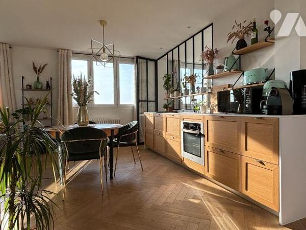 NOUVEAUTE Trente-Cinq Notaires - RENNES Centre.

Prenez l'ascenseur jusqu'au 6ème étage, mont...