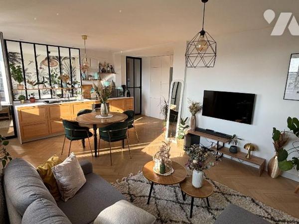 NOUVEAUTE Trente-Cinq Notaires - RENNES Centre.

Prenez l'ascenseur jusqu'au 6ème étage, mont...