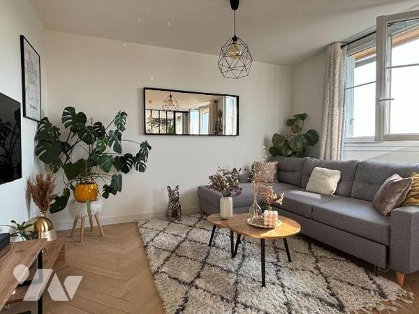 NOUVEAUTE Trente-Cinq Notaires - RENNES Centre.

Prenez l'ascenseur jusqu'au 6ème étage, mont...