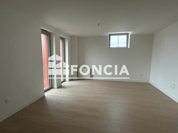Location Appartement 2 pièces 61.47 m² - 5 AVENUE PIERRE BROSSOLETTE Armentieres 59280