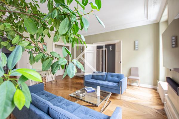 L'élégance Haussmannienne pour cet appartement au coeur du triangle d'or
