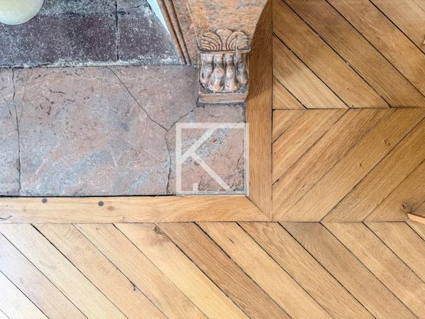 L'élégance Haussmannienne pour cet appartement au coeur du triangle d'or
