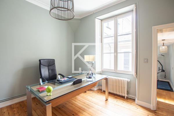 L'élégance Haussmannienne pour cet appartement au coeur du triangle d'or