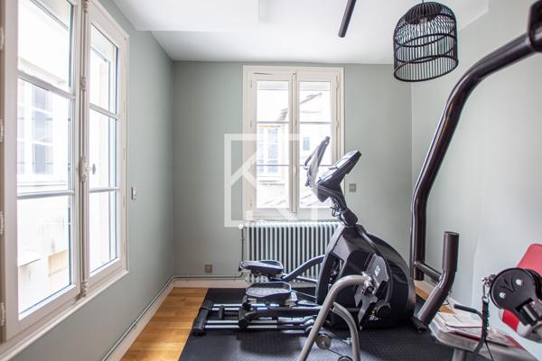 L'élégance Haussmannienne pour cet appartement au coeur du triangle d'or