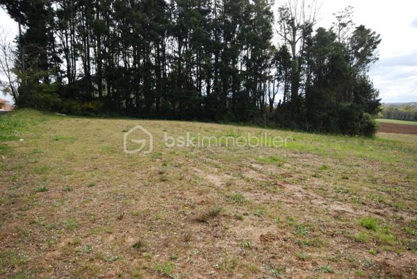 POUILLON  , magnifique terrain de 793 m²  , dans une impasse au calme , proche de toutes les commodités  CU  OK ,   A DECOUVRIR RAPIDEMENT  , visite  Jean Jacques LANDES    BSK IMMOBILIER   , tel 0687179880