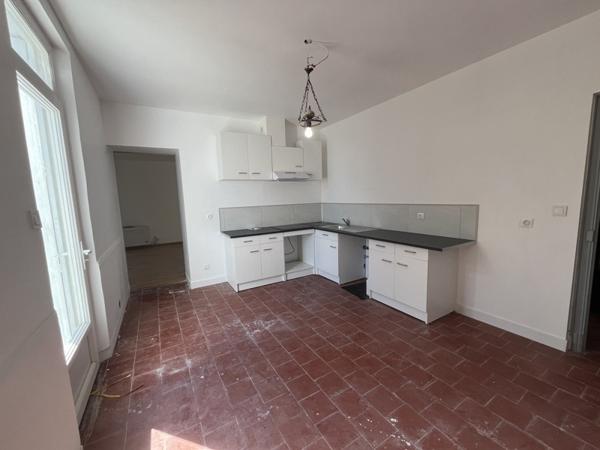 Appartement à louer 800 € CC Graulhet 4 p 105 m² DPE D