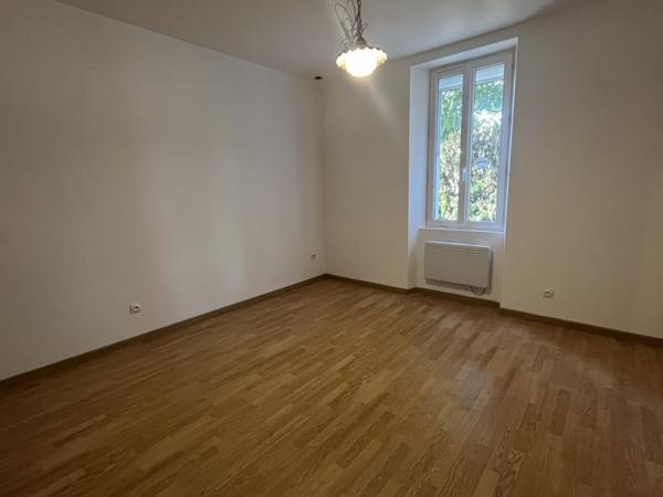 Appartement à louer 800 € CC Graulhet 4 p 105 m² DPE D