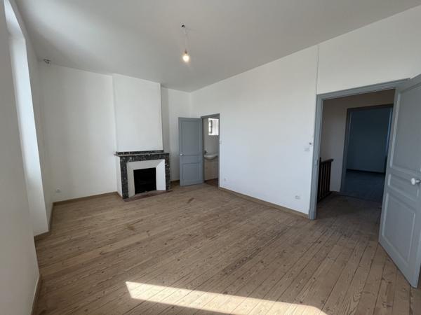 Appartement à louer 800 € CC Graulhet 4 p 105 m² DPE D