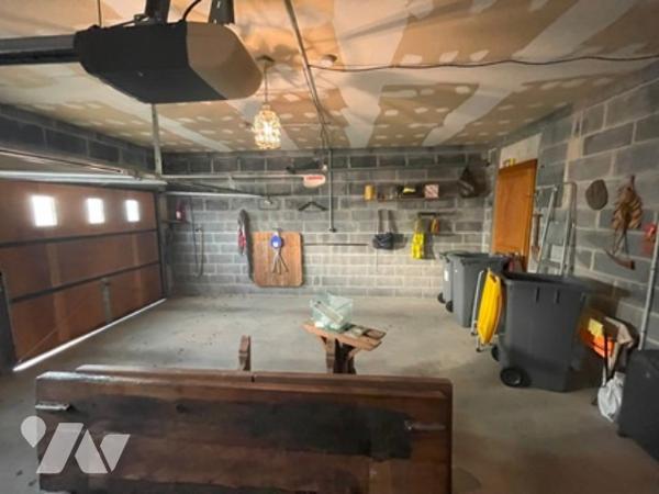 UNE MAISON A USAGE D'HABITATION