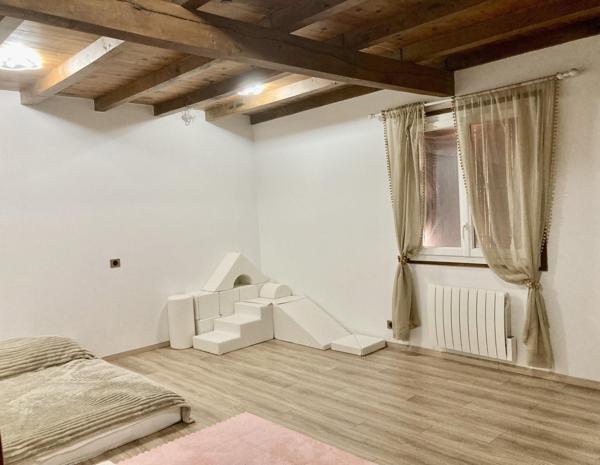 MAISON EN PIERRE ET PISCINE SUR TERRAIN DE 9173 m2