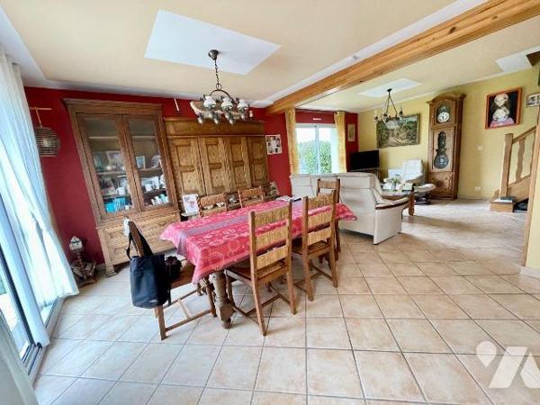 Maison dans un  bon état à Vendre à Trédrez-Locquémeau (22300) en Côtes-d'Armor (22)
Habitable...