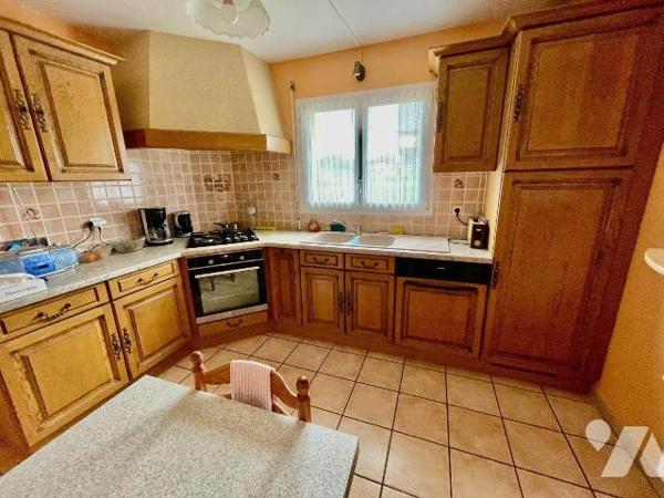 Maison dans un  bon état à Vendre à Trédrez-Locquémeau (22300) en Côtes-d'Armor (22)
Habitable...