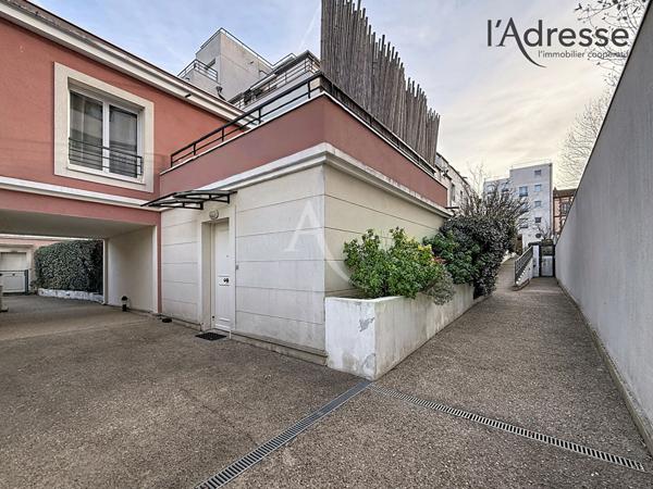 NANTERRE-PUTEAUX/ Avenue Félix Faure - Maison 4 pièces - 3 Extérieurs- 1 Parking