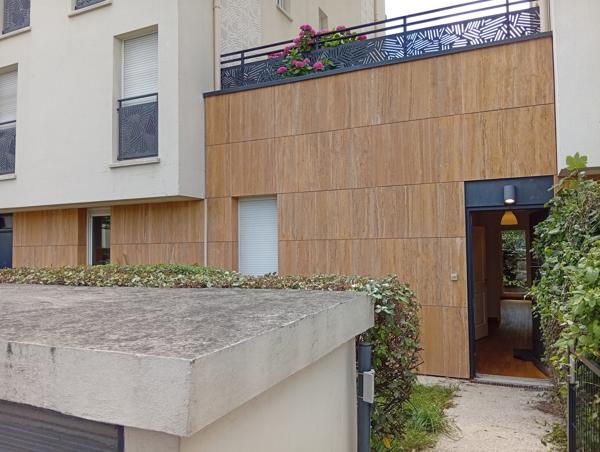Appartement
         2 pièces
        - 48 m² Exclusivité 249 000 € *