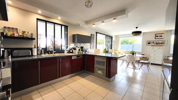 Maison 7 pièce(s) 4 chambre(s) 164.6 m²