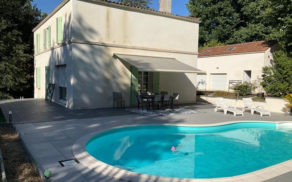 Maison à vendre    6 pièces •  Saintes