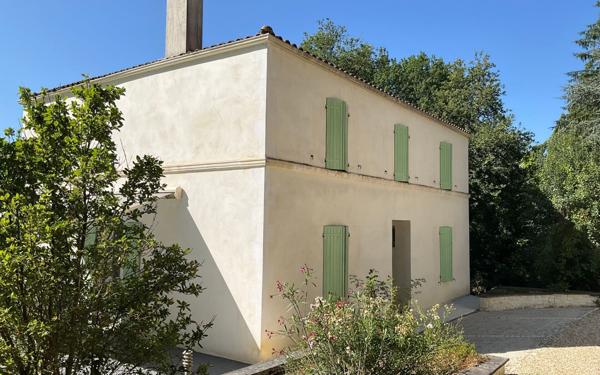 Maison à vendre    6 pièces •  Saintes