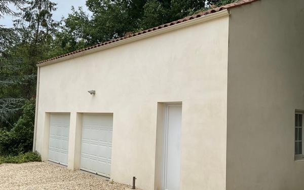 Maison à vendre    6 pièces •  Saintes