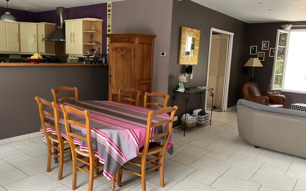 Maison à vendre    6 pièces •  Saintes