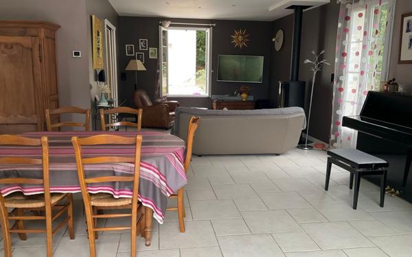 Maison à vendre    6 pièces •  Saintes