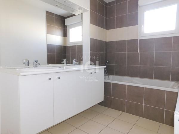 Maison Murs Erigne 86 m²