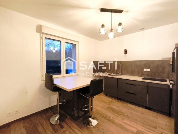 Jolie maison mitoyenne rénovée d'une surface habitable de 100 m2 sur terrain clos de 720 m2