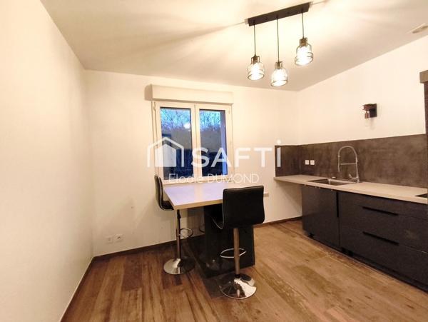 Jolie maison mitoyenne rénovée d'une surface habitable de 100 m2 sur terrain clos de 720 m2