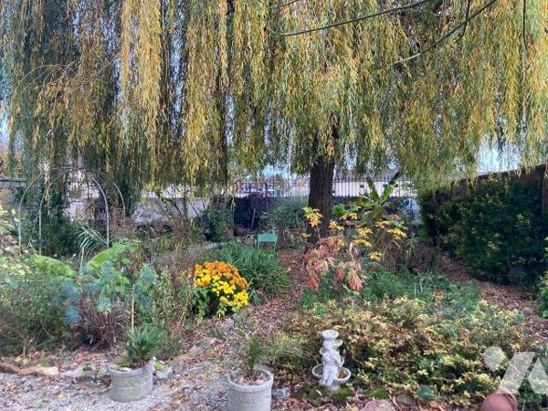 A Vendre à Châtres (10510) en Aube (10), au coeur du village, une MAISON des années 20 sur un t...