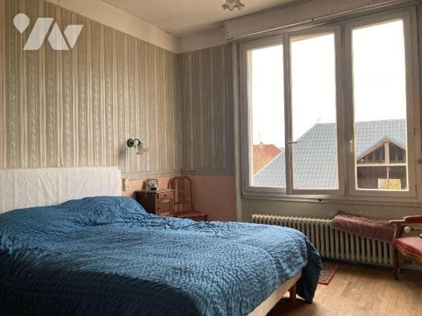 A Vendre à Châtres (10510) en Aube (10), au coeur du village, une MAISON des années 20 sur un t...