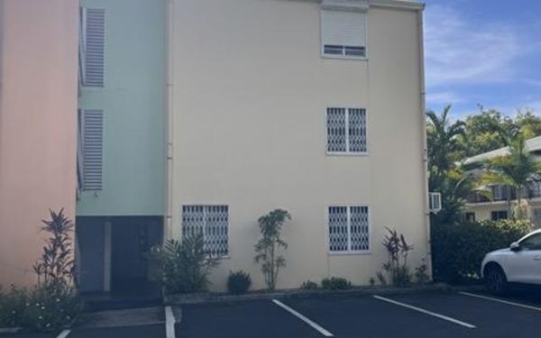 Appartement à vendre    2 pièces • 45 m2 Le Gosier