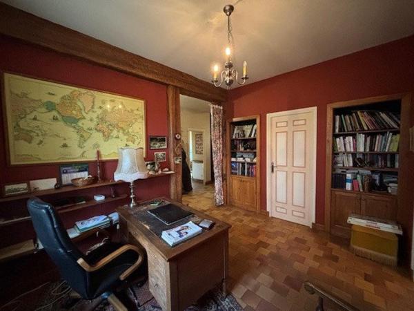 Coup de coeur pour cette belle maison et son parc boisé